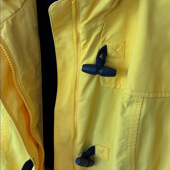 Lands' End Woman’s Classic Squall Duffle Coat in Atlas Yellow size XL - Picture 9 of 15